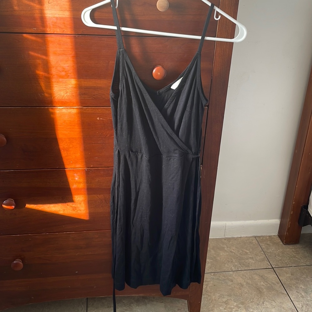 Pre- Owned H&M tie black dress